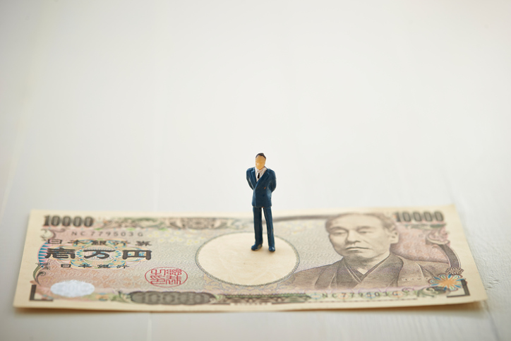 Man-on-Japanese-yen-bill